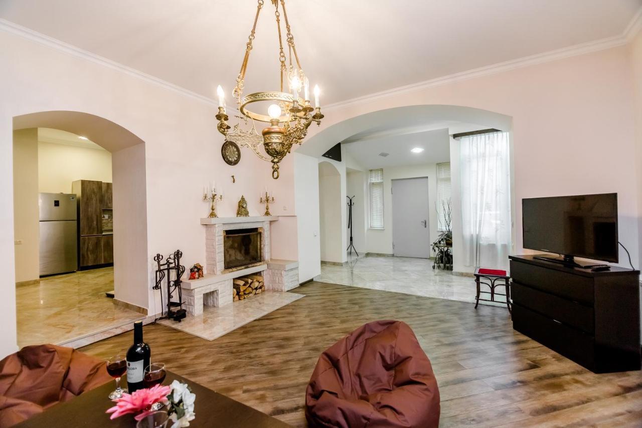 Comfortable House On Marjanishvili Tbiliszi Kültér fotó